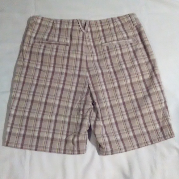 Columbia women's Plaid light weight shorts size 8 - Picture 2 of 4